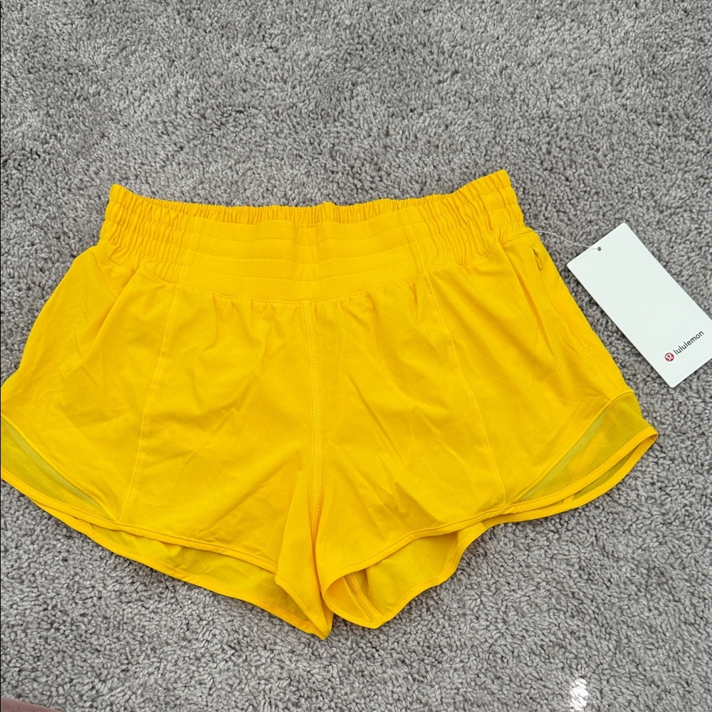 Lululemon Athletica Hotty Hot HR Short 2.5